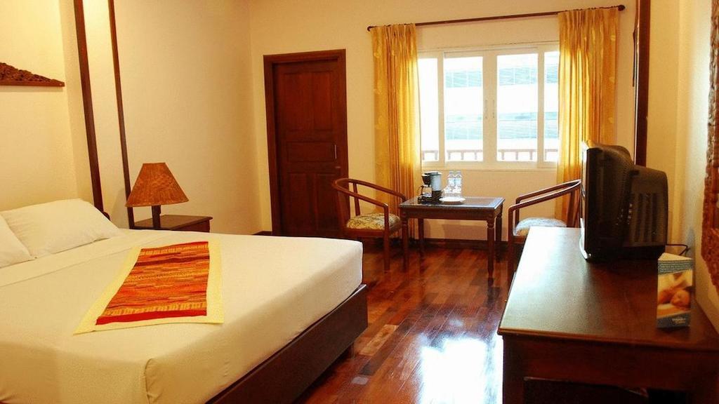 Sengtawan Riverside Hotel Vientián Habitación foto